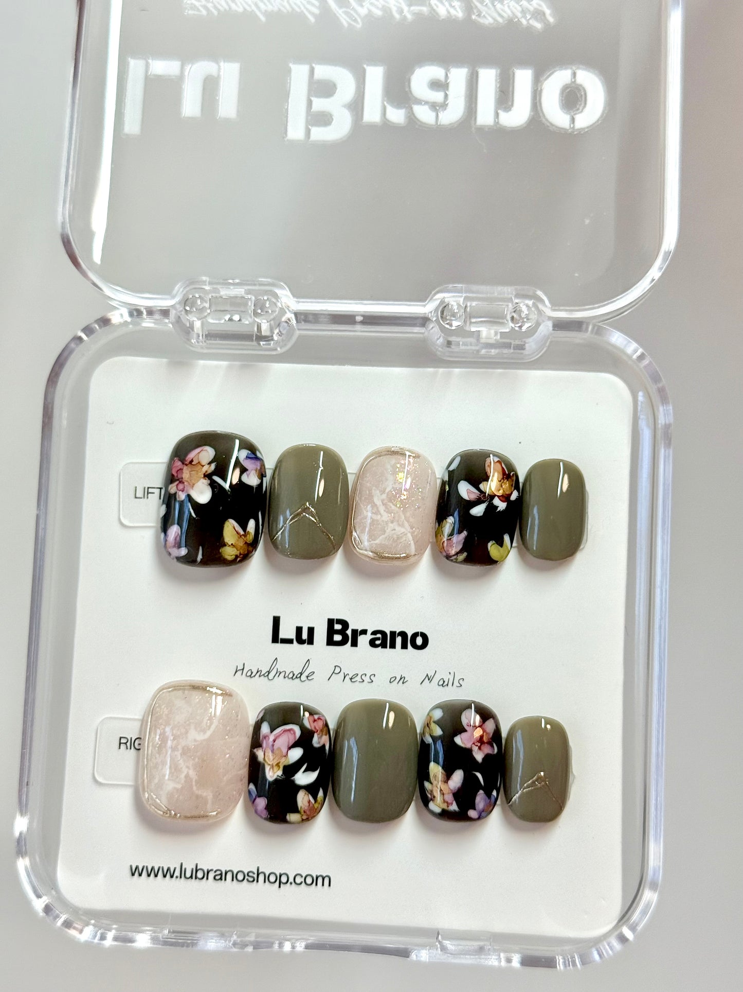 Spring Serenity | Hand-Painted Designs | Short Squoval Shape | Retro & Niche Style | Work-Friendly | Versatile & Cute | Autumn/Winter Edition | Metallic Gold Accents | Oriental & Japanese Touch | Golden Florals | Premium Press-On Nails | Handmade Craft
