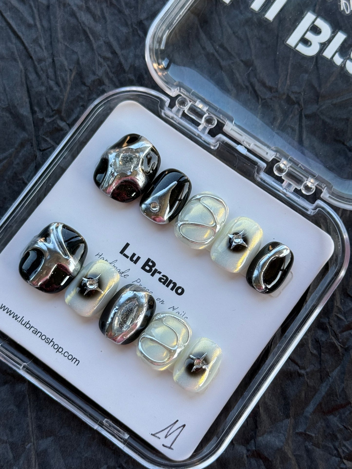 Black Y2K Metallic Nails