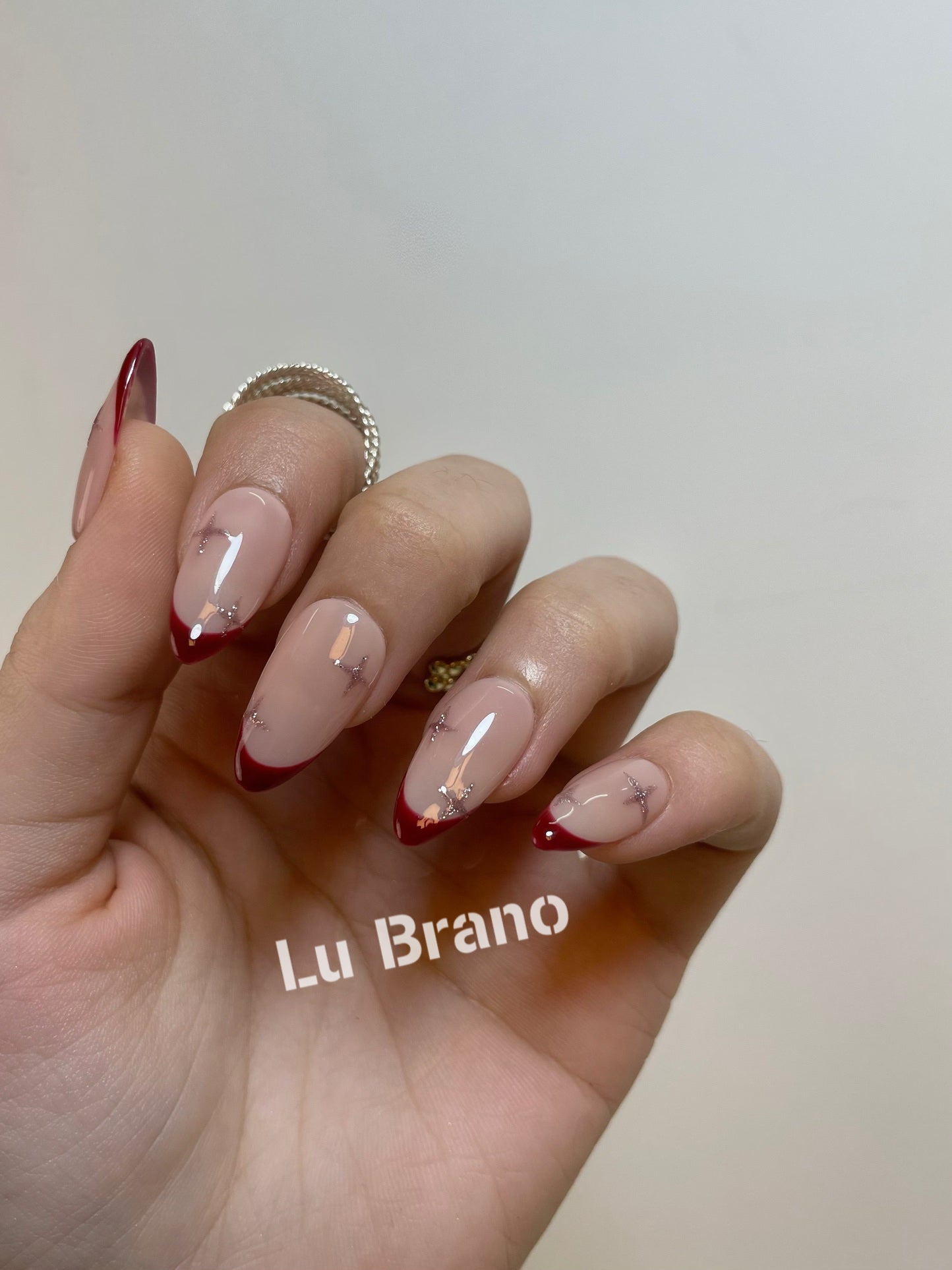Starburst Red French|Elegant|Sparkling|Red|French Style|Gold Four-Point Star