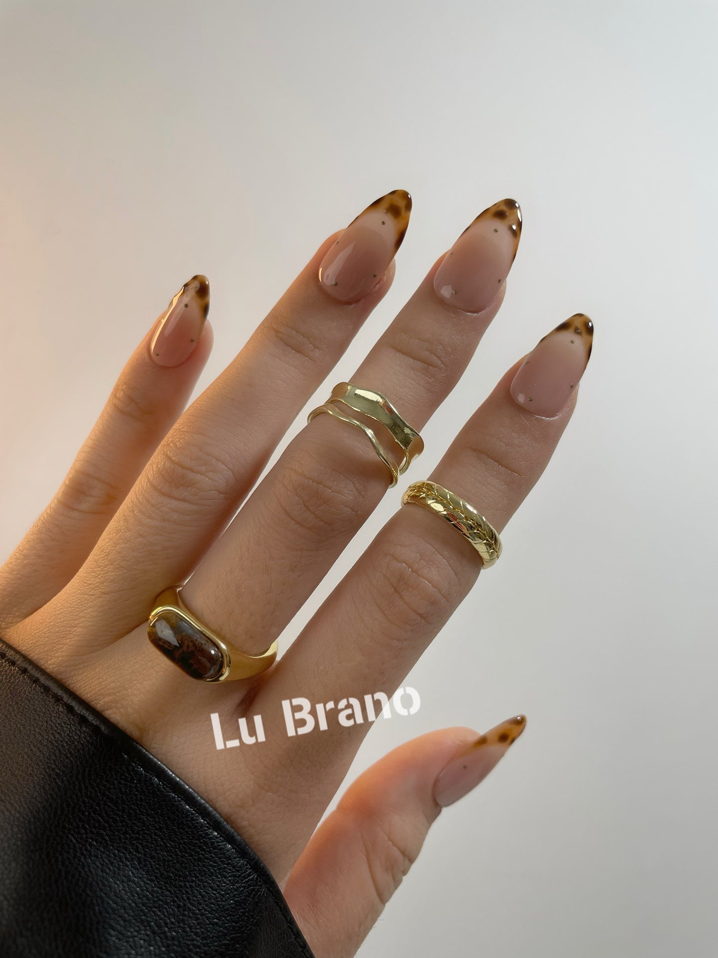 Elegant Leopard French|Minimalist & Sophisticated|Work-Friendly Style|Subtle Chic