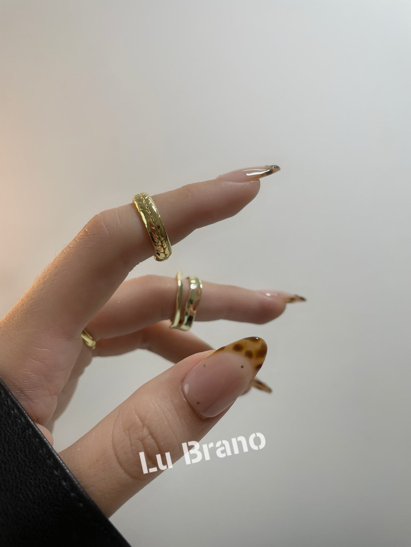 Elegant Leopard French|Minimalist & Sophisticated|Work-Friendly Style|Subtle Chic