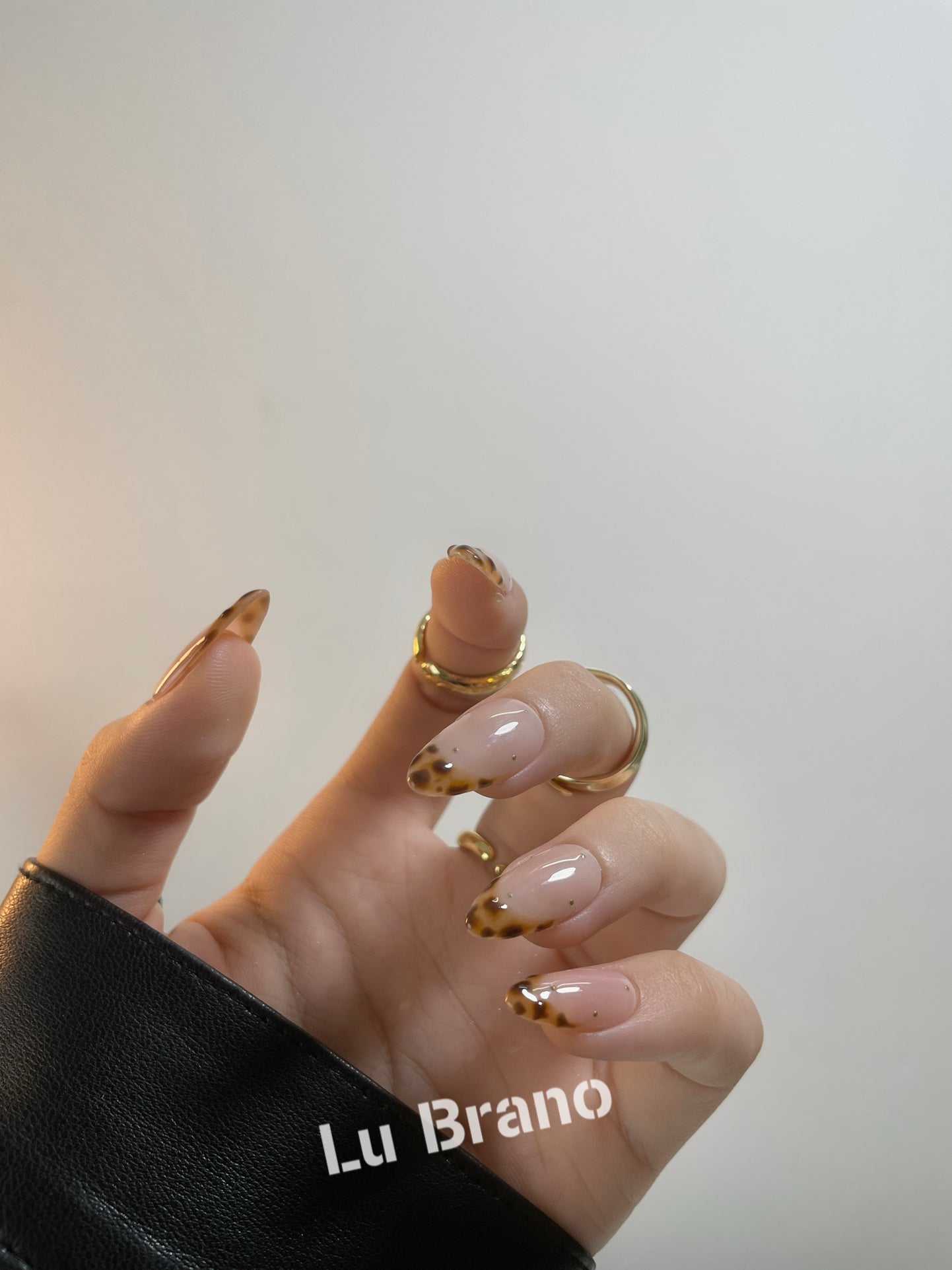 Elegant Leopard French|Minimalist & Sophisticated|Work-Friendly Style|Subtle Chic