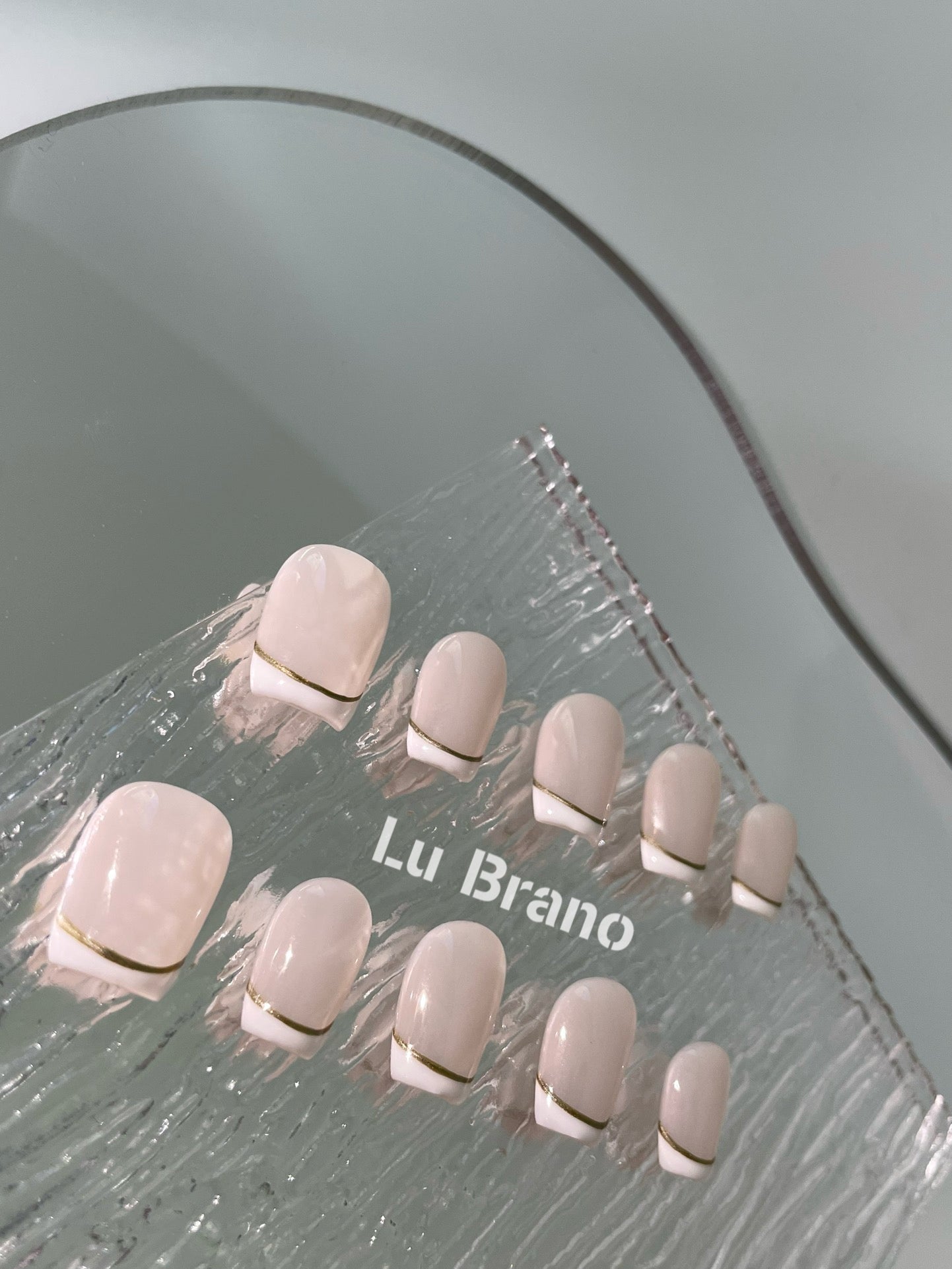 Gold-Edged White French|Short Style|Work-Friendly Nails|Typing-Friendly