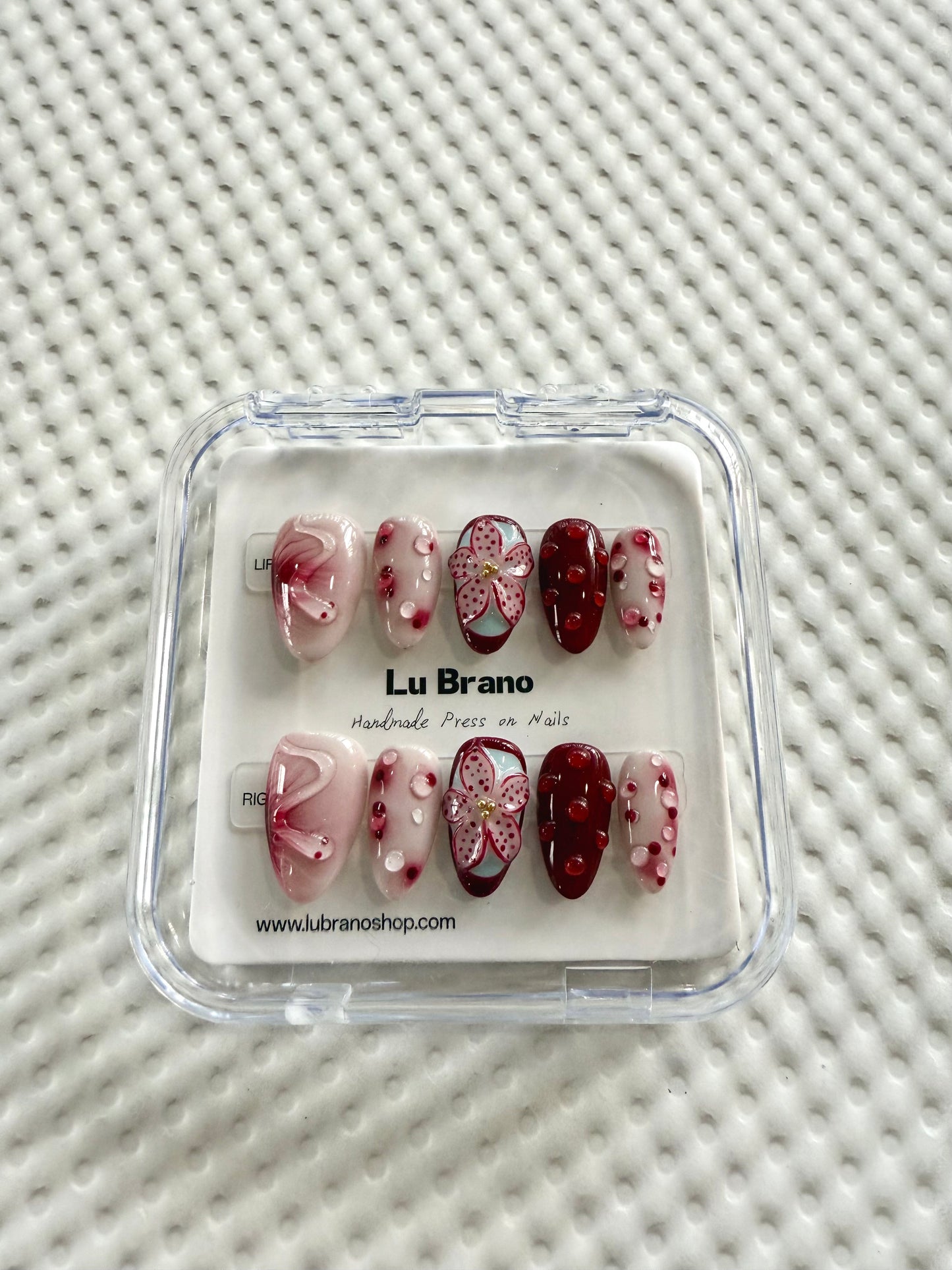 Red Vintage 3D Floral Nails | Retro Style | Exquisite | Elegant | Unique Design