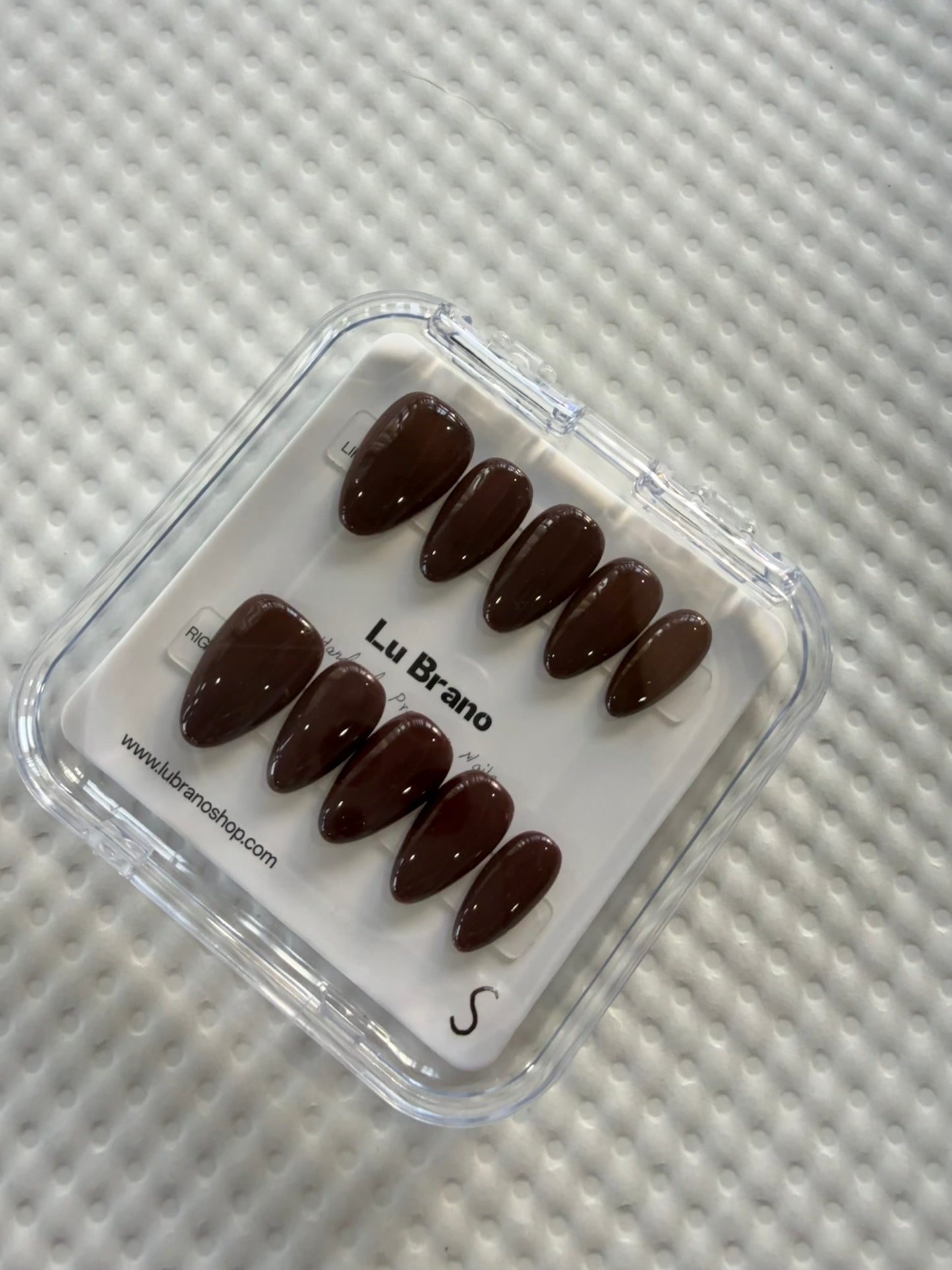 Solid Color Almond Nails|Minimalist & Elegant|Work-Friendly Nails|Perfect Everyday Length|Salon-Quality Finish|Press-On Nails|Available in Multiple Shades