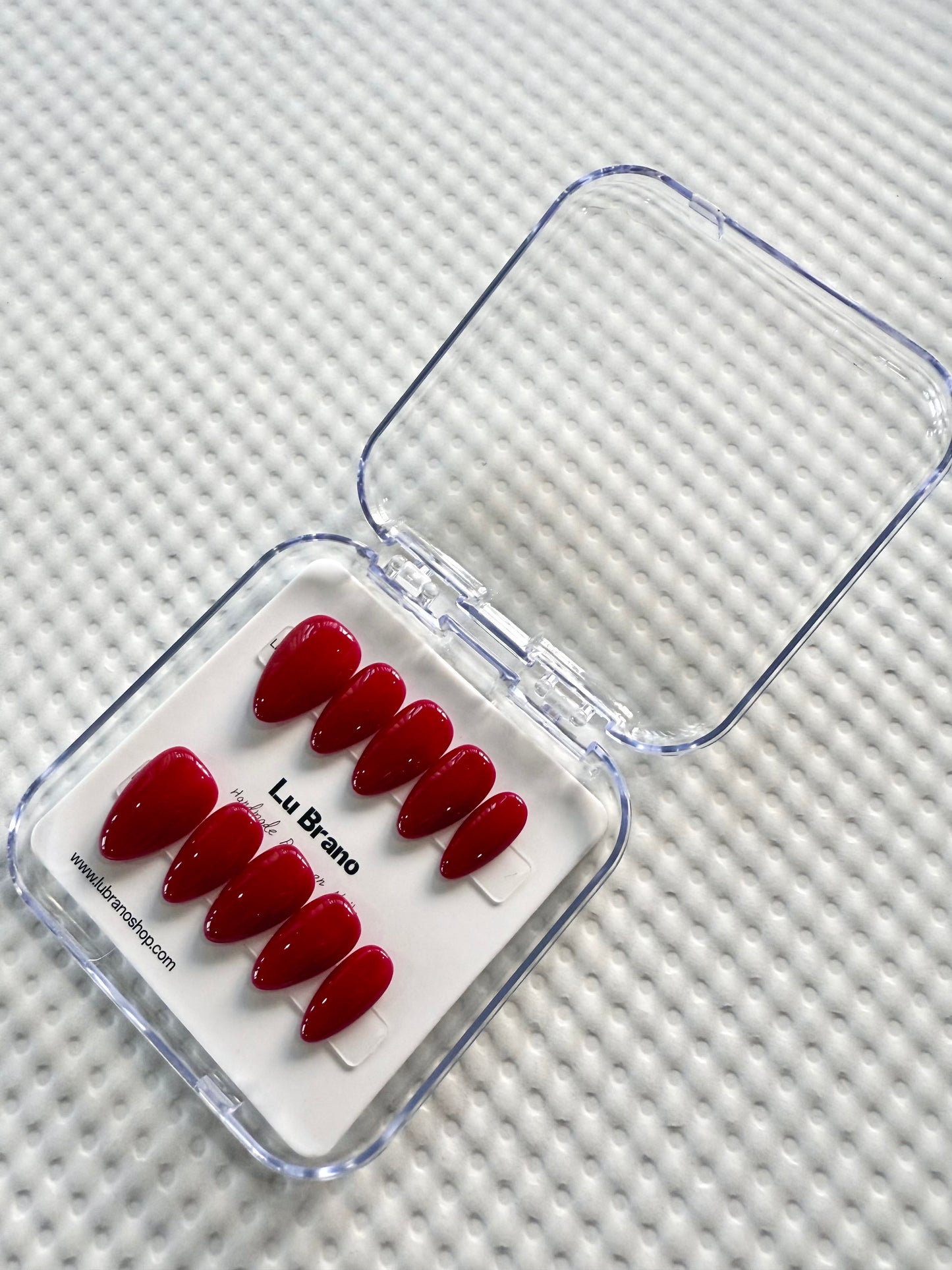 Solid Color Almond Nails|Minimalist & Elegant|Work-Friendly Nails|Perfect Everyday Length|Salon-Quality Finish|Press-On Nails|Available in Multiple Shades