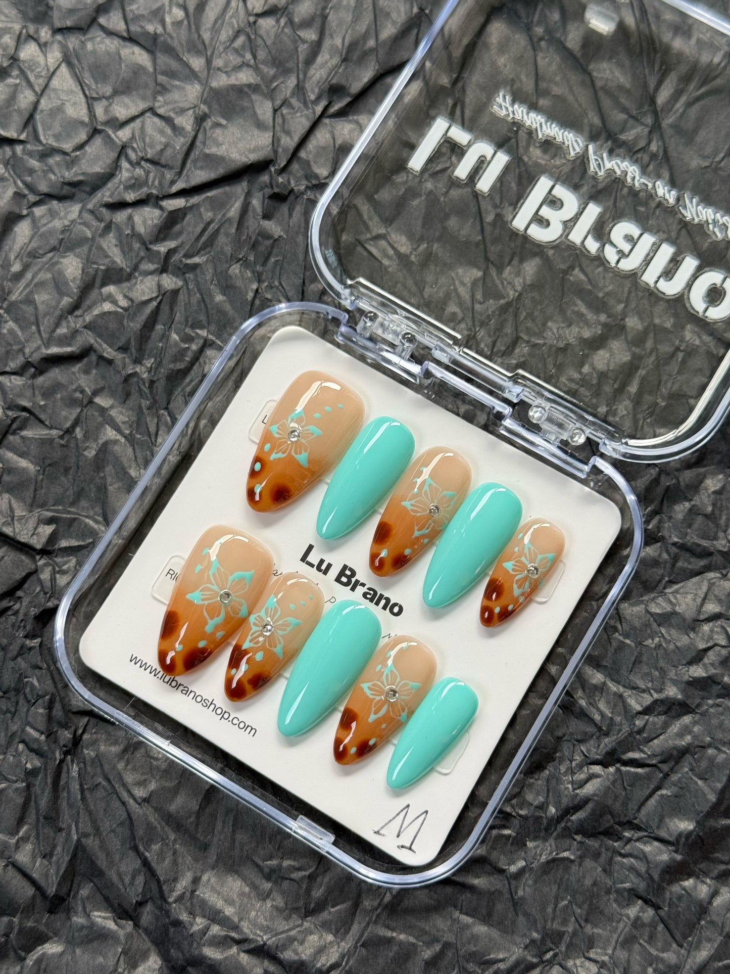 Retro Leopard × Tiffany Blue|Almond Nails