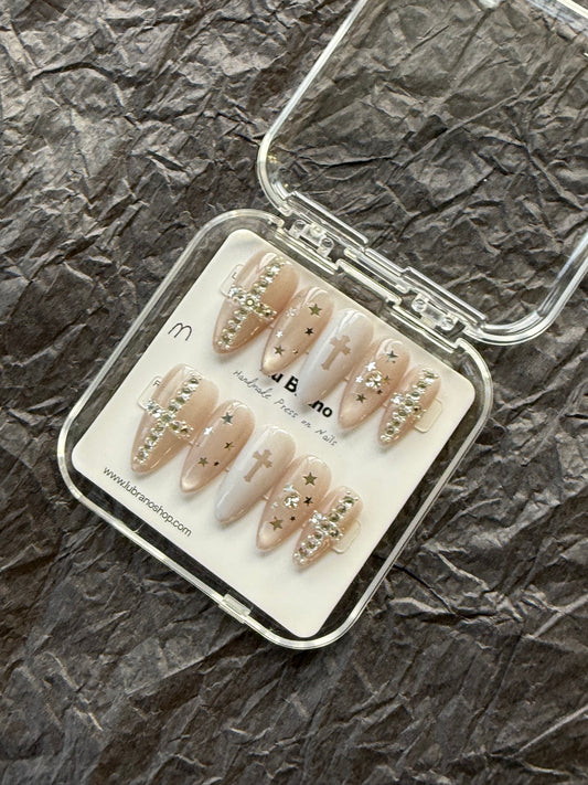 Dazzling Cat Eye Cross