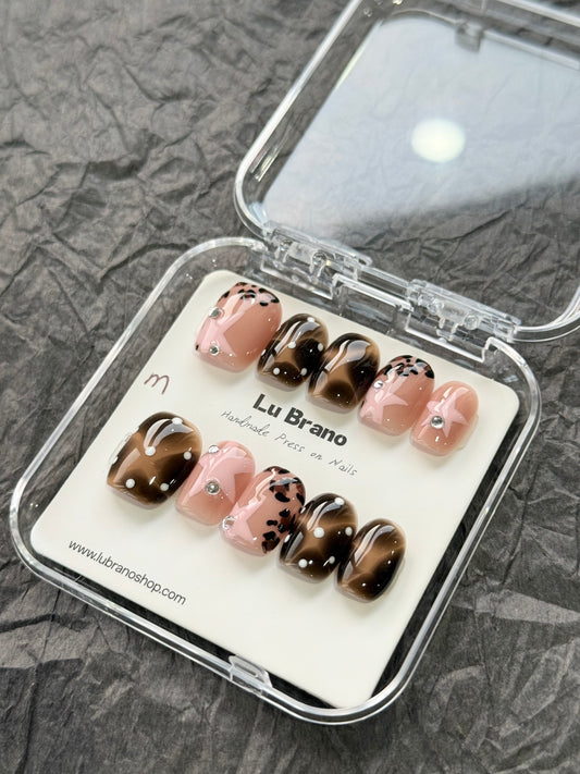 Retro Leopard Star Nails | Short Square Shape | Vintage Color Palette | Perfect for Everyday Work & Life