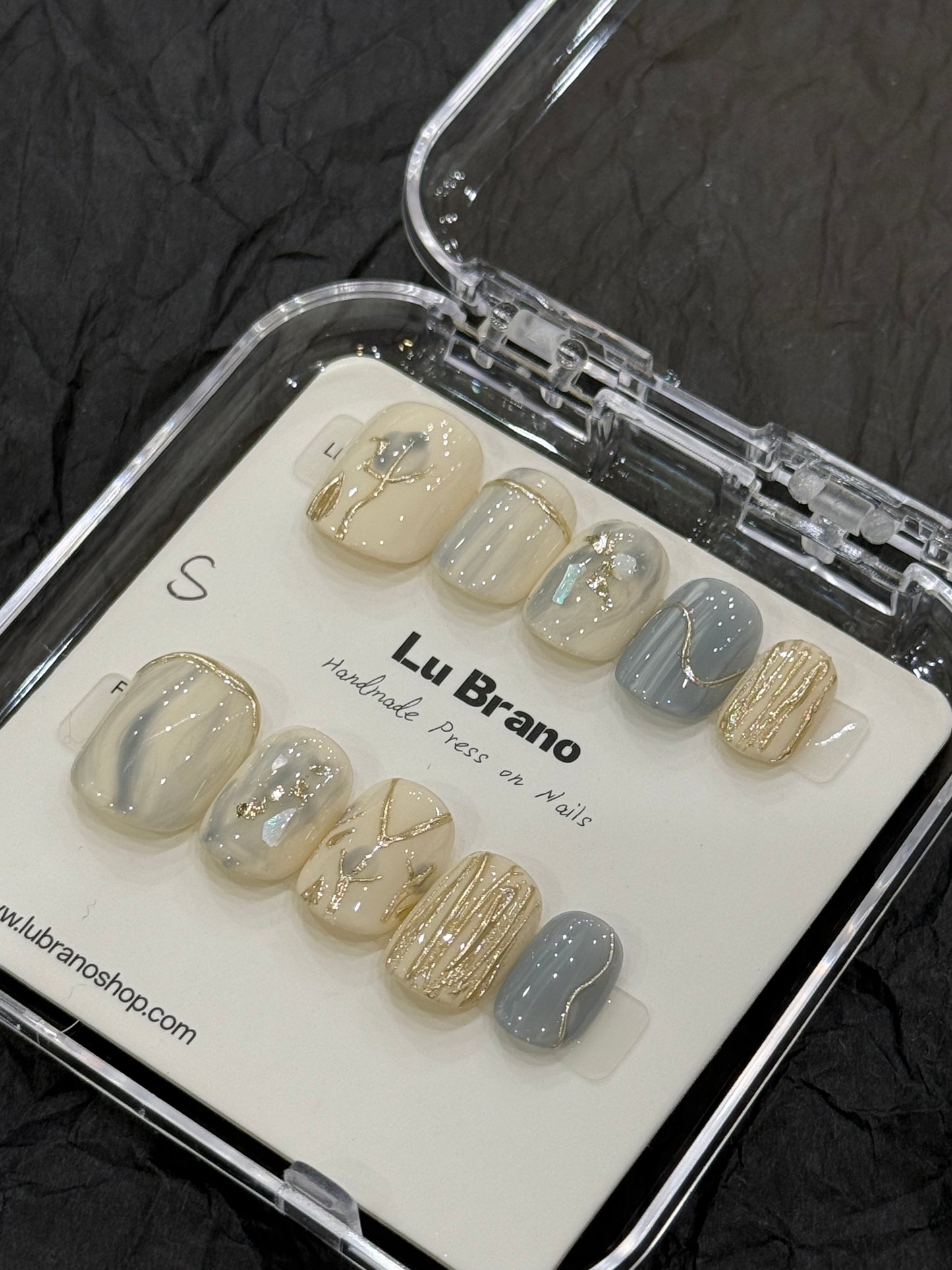 Azure Bloom | Hand-Painted Designs | Short Squoval Shape | Baby Blue Hue | Gentle & Niche Style | Work-Friendly | Versatile & Cute | Autumn/Winter Edition | Metallic Gold Accents | Chinese & Japanese Aesthetics | Premium Press-On Nails | Handmade Craft