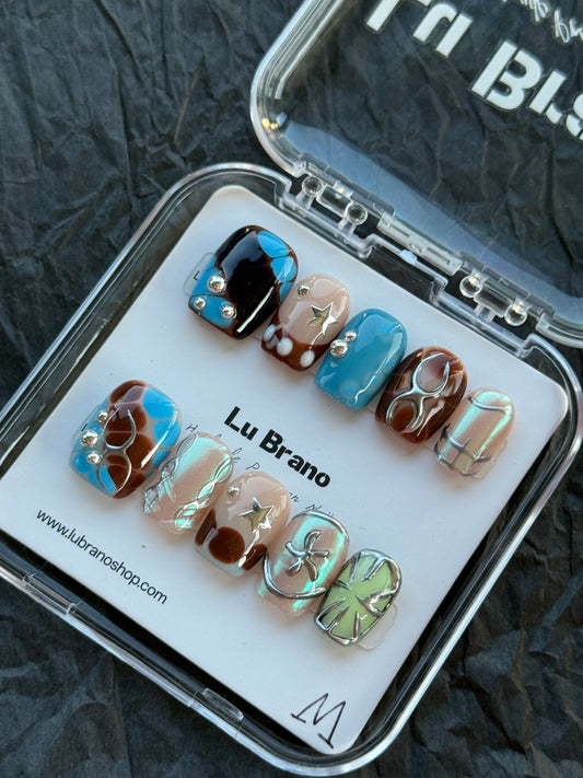 Vintage Blue & Black Y2K Nails