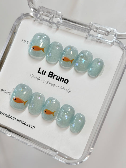 Blue Fish | cat  eyes nails |short press on nails | handmade nails