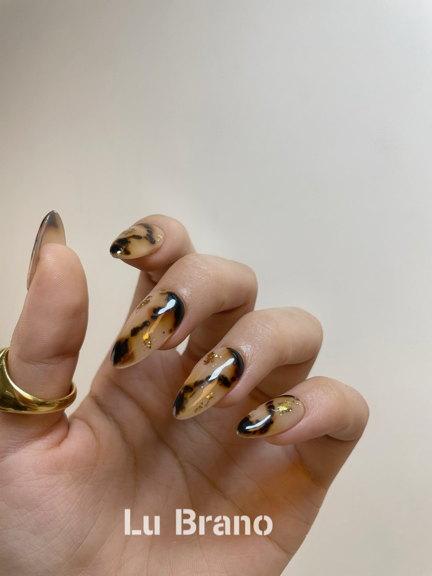 Haute Couture Amber Nails｜Leopard Lake Pattern｜Ultimate Ink Effect｜Minimalist & Grand