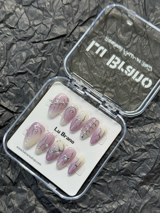 Purple Y2K-Inspired Nails｜Silver Accents｜Almond Shape