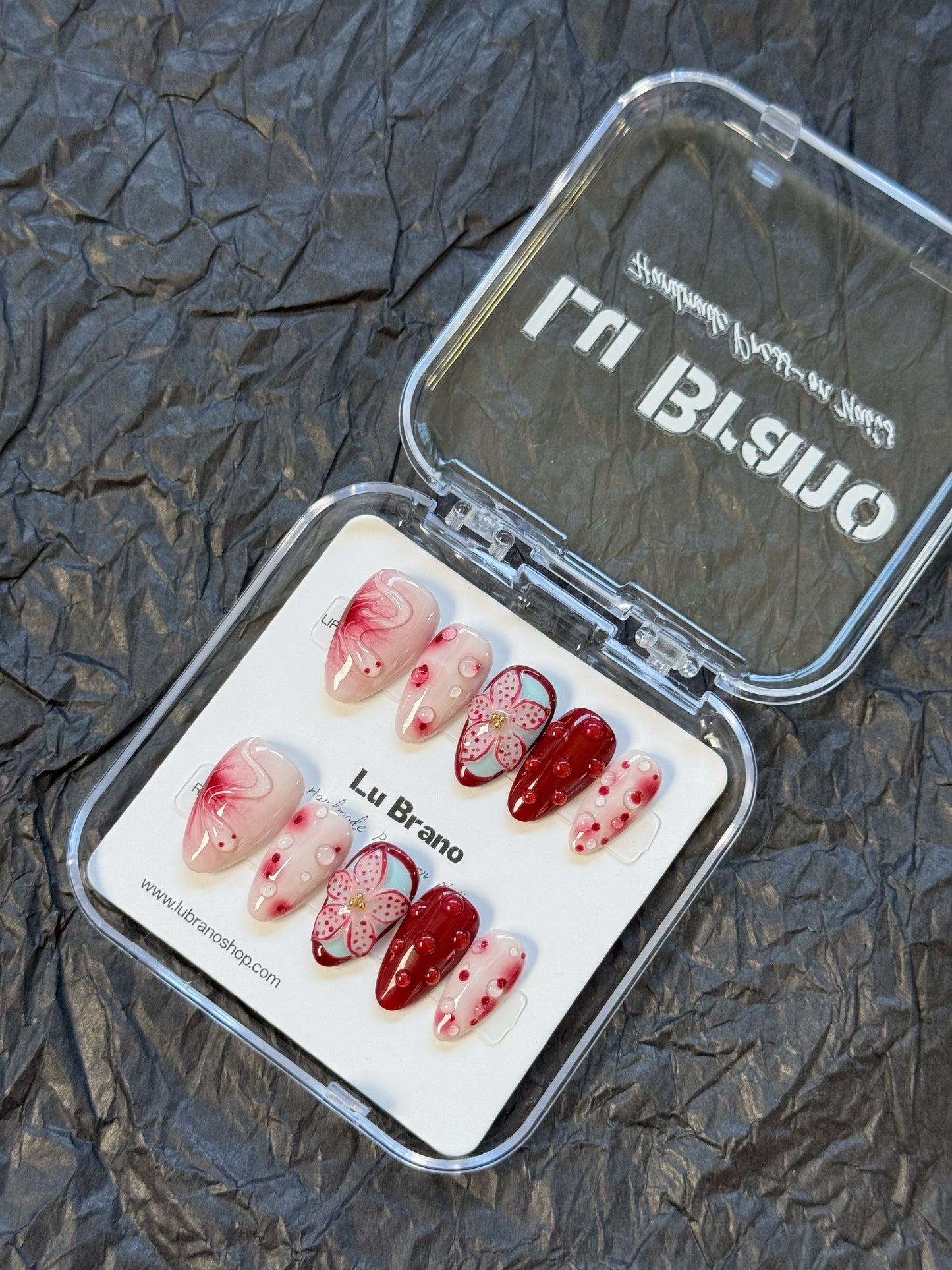 Red Vintage 3D Floral Nails | Retro Style | Exquisite | Elegant | Unique Design